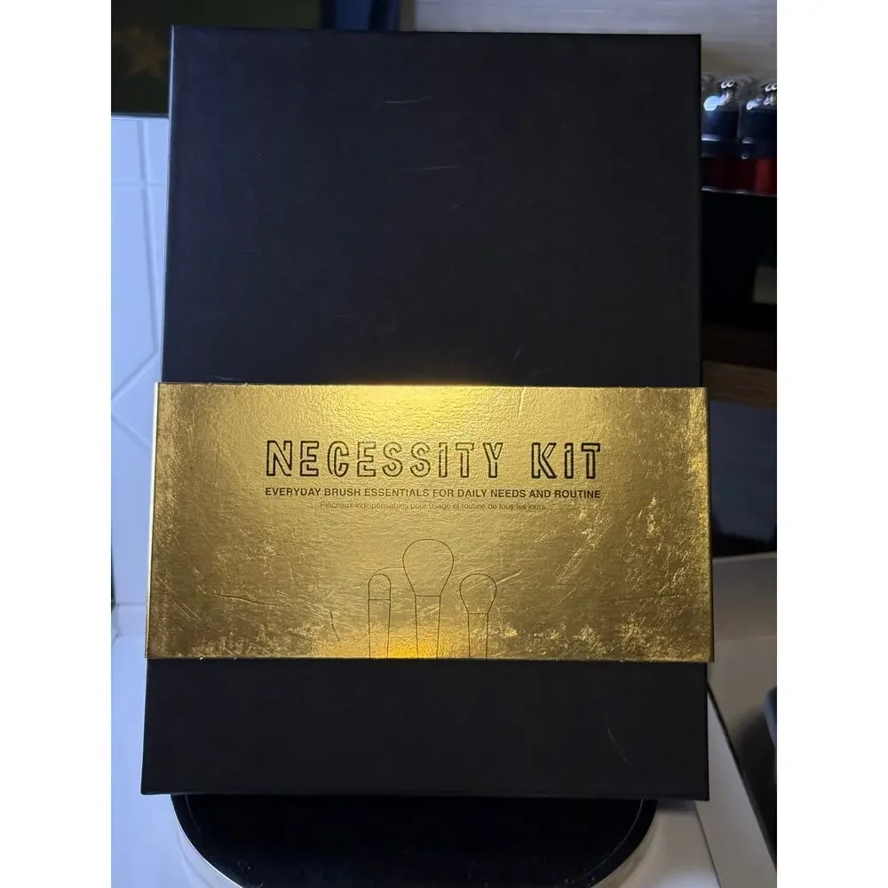 Teeze Make Up NECESSITY KIT EVERYDAY BRUSH ESSENTIALS - NEW in BOX